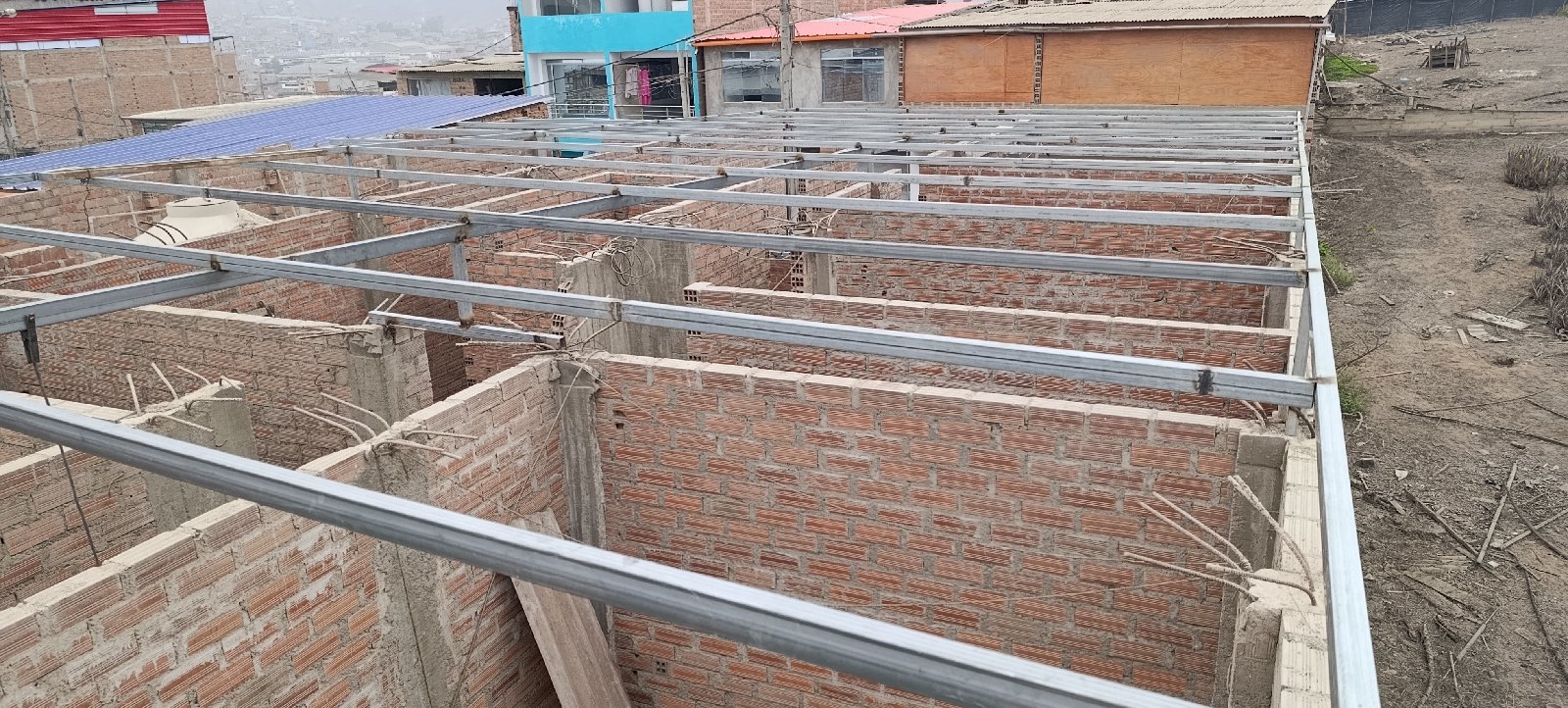 realizó techos en estructura de metsl 1