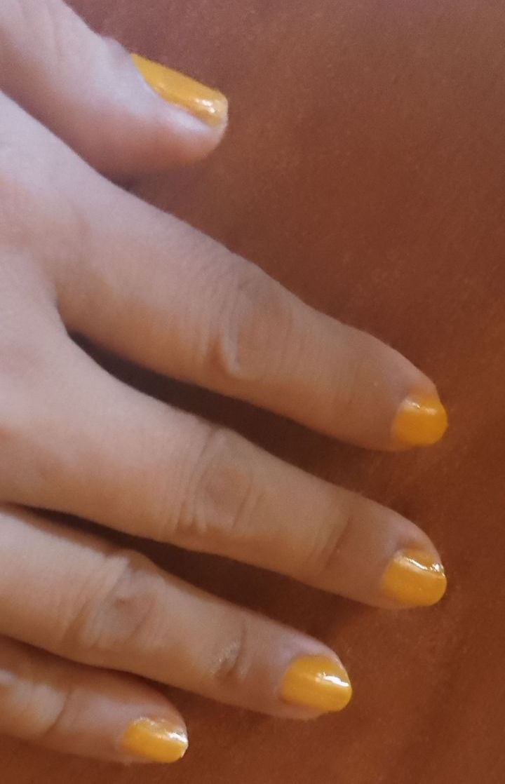 Manicura Básica en uñas natural y pedicura spa 2