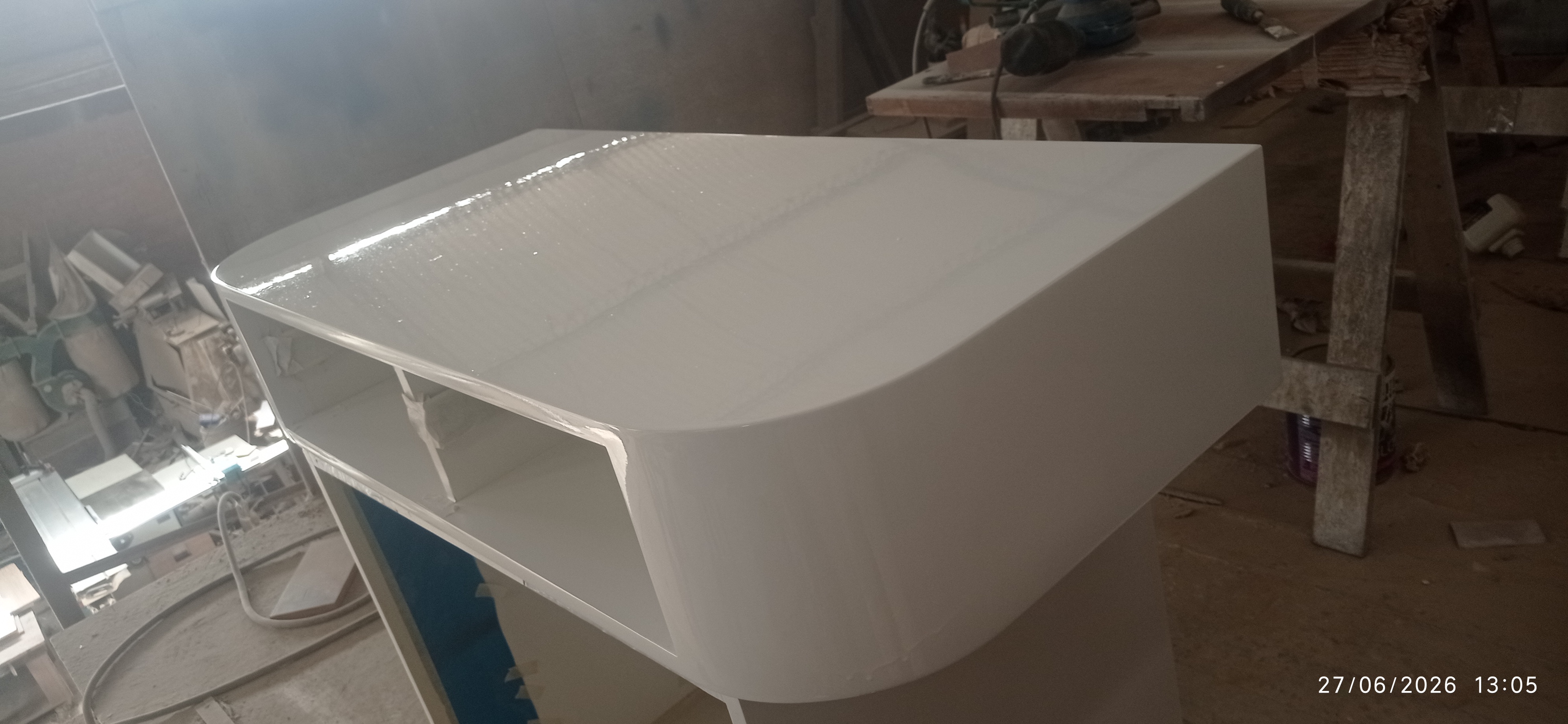 Pintor técnicos en acabados de mueblerias y puertas 2